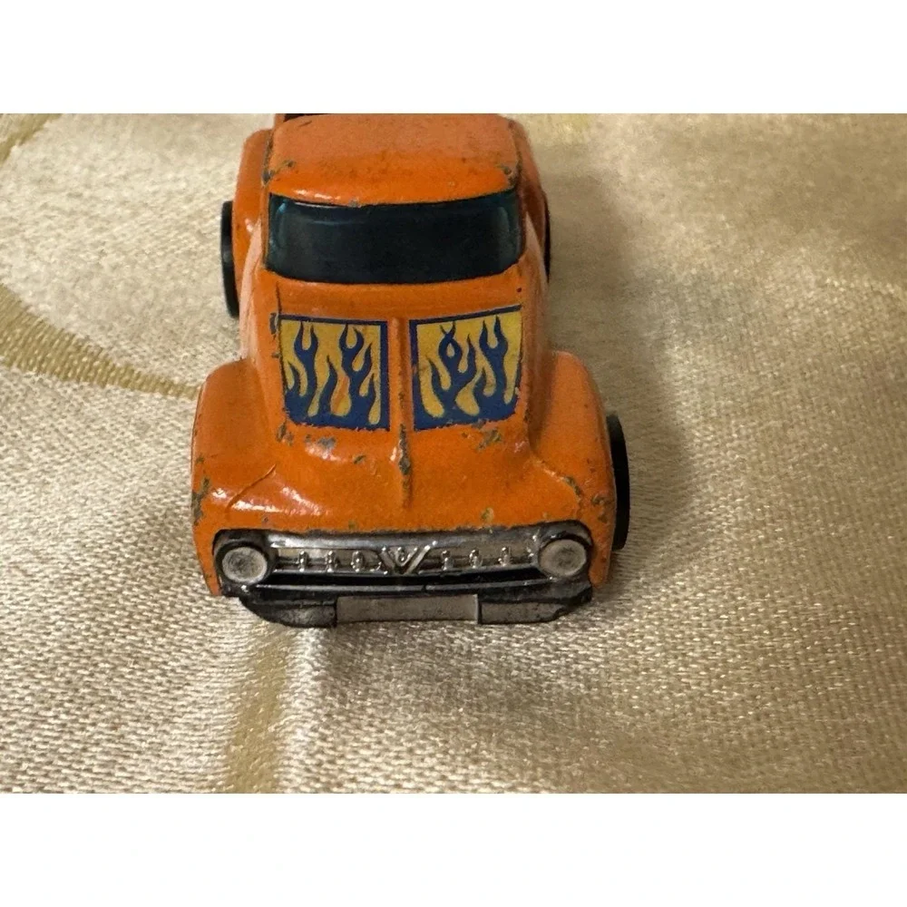 Hot Wheels Blackwall 1973 Hi Tail Hauler Orange Truck w/ Motorcycles